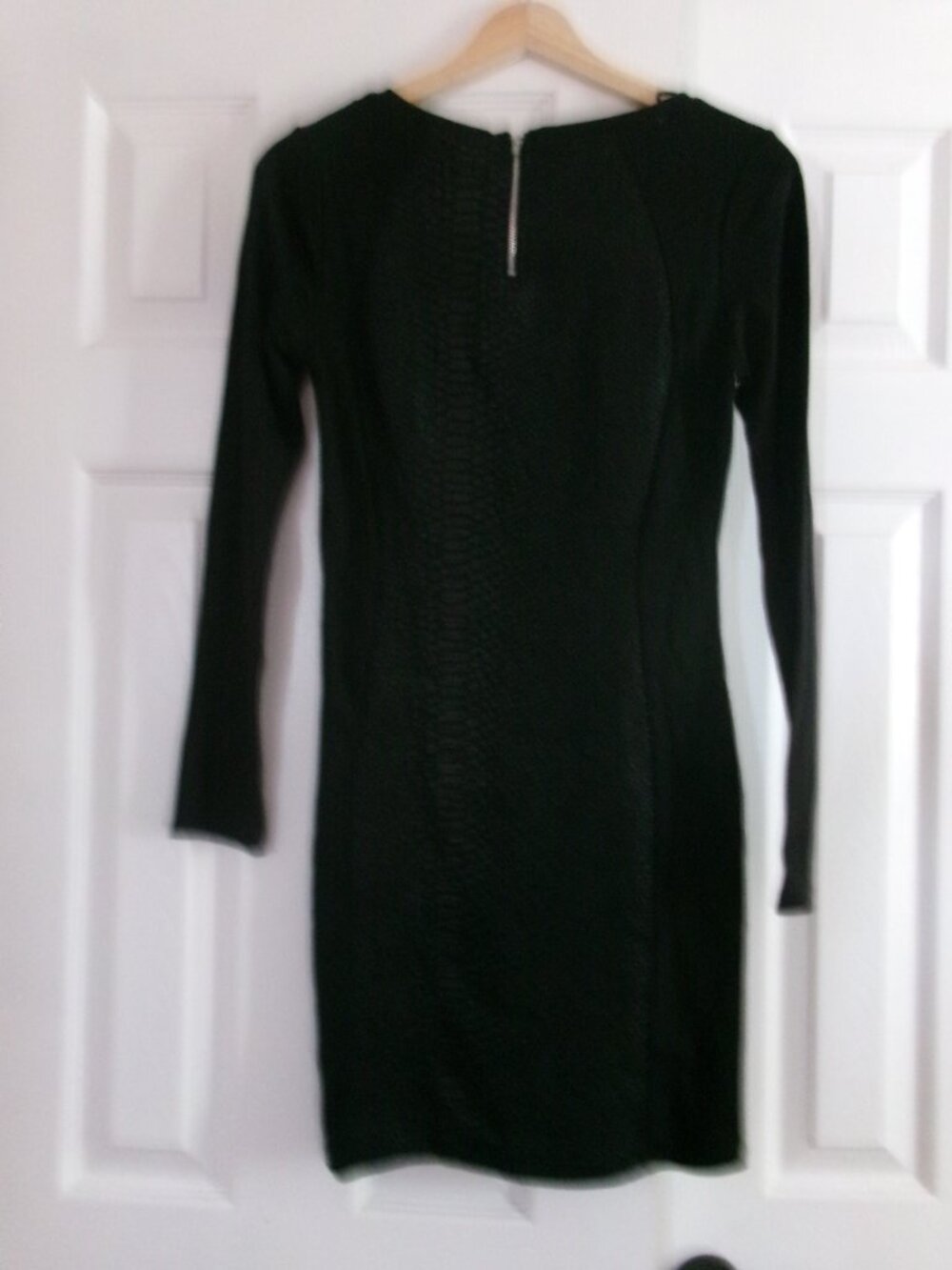 LS BLACK DRESS - Picture 2 of 3